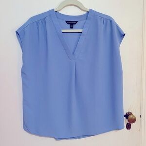 NWOT Banana Republic V-Neck Blouse Pale Blue Size M